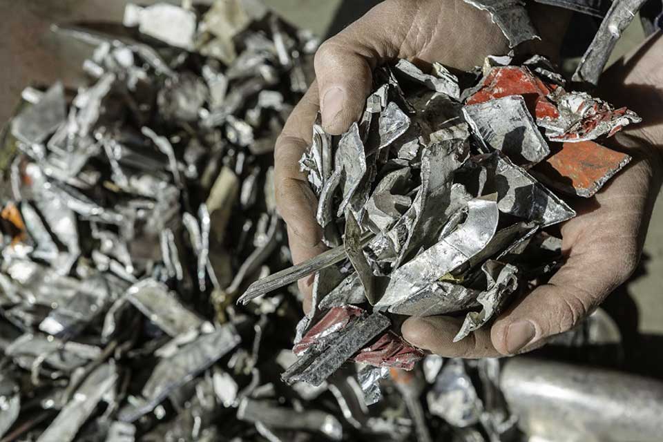 eternit amiantialluminio ferro leghe metalliche stoccaggio smaltimento recupero trasporto Vidigulfo e Siziano